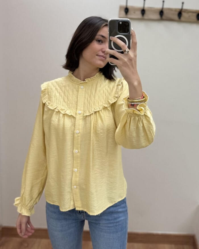 Camisa Romántica con Volantes