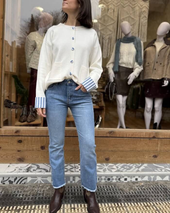 Jeans Corte Recto con Bajo Desflecado - Imagen 2