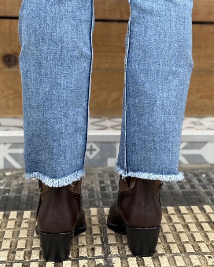 Jeans Corte Recto con Bajo Desflecado - Imagen 4